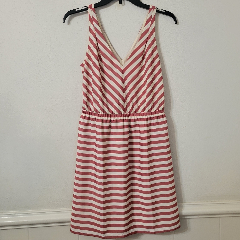 Ann Taylor LOFT Women's XS V-Neck Fit & Flare Dress Striped Red & Off White